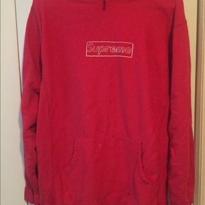 Supreme sweatshirt XL used with paint stains.